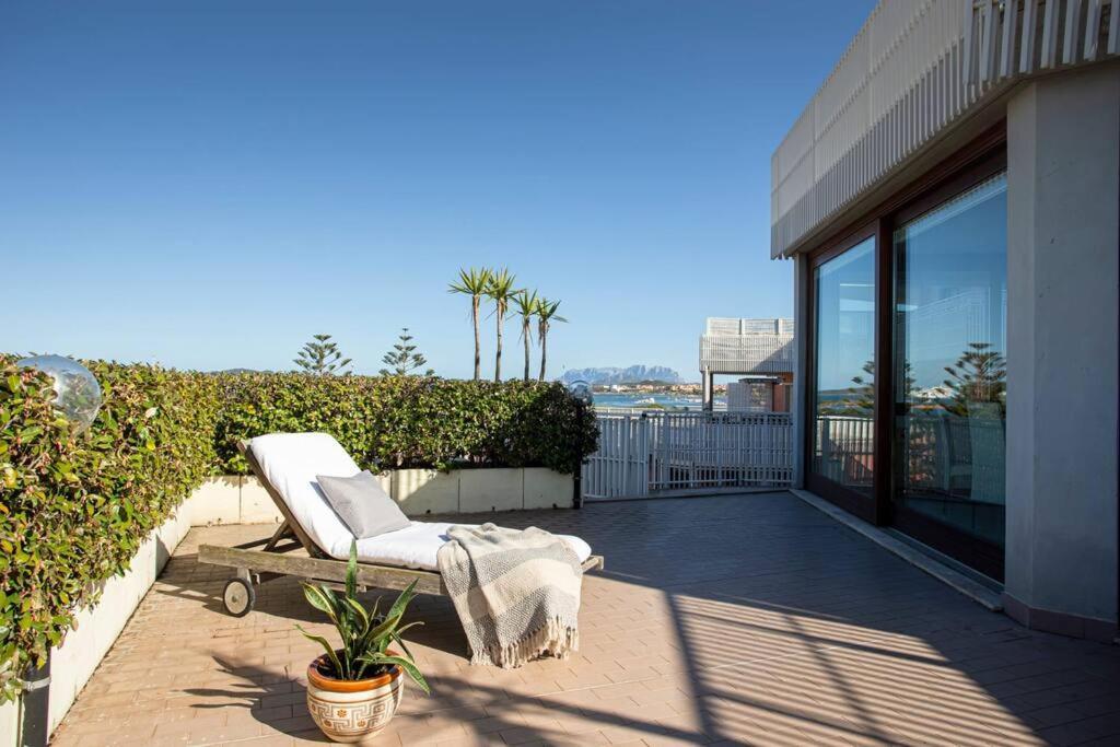 Sunny Rooftop Loft With Gorgeous Views Of Appartement