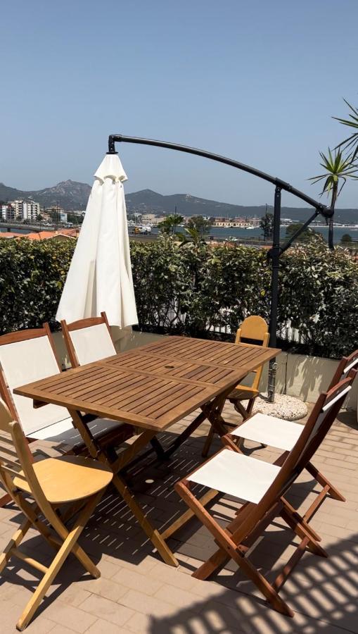 Sunny Rooftop Loft With Gorgeous Views Of Apartment