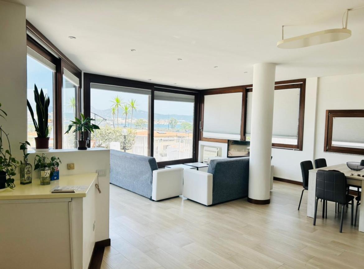 Appartement Sunny Rooftop Loft With Gorgeous Views Of Olbia